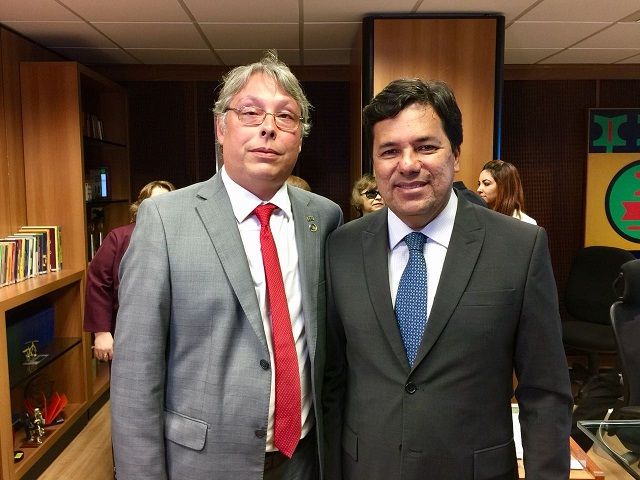 O diretor-geral do IBC com o ministro Mendonça Filho